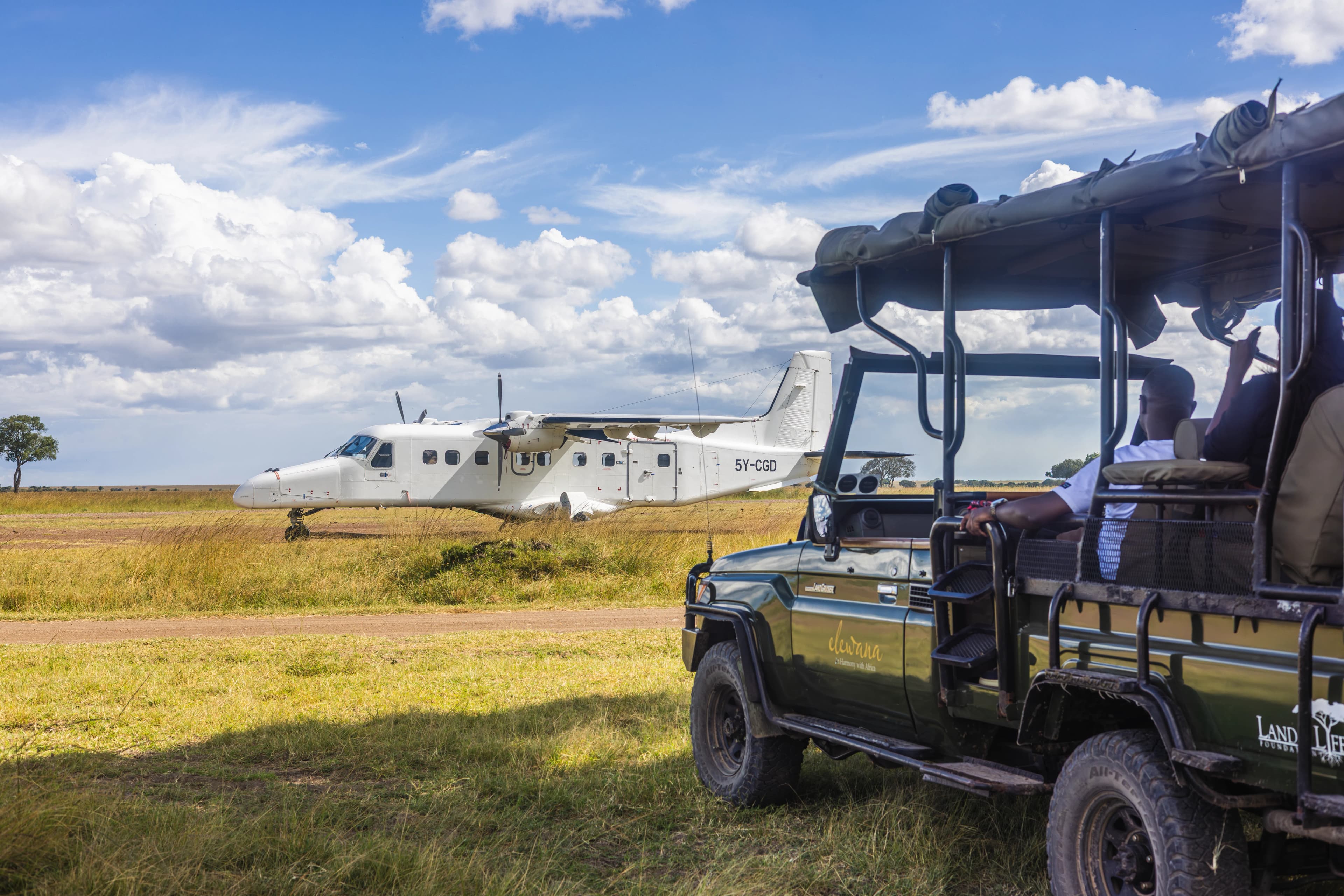 Kasas charter flight into the Masai Mara reserve